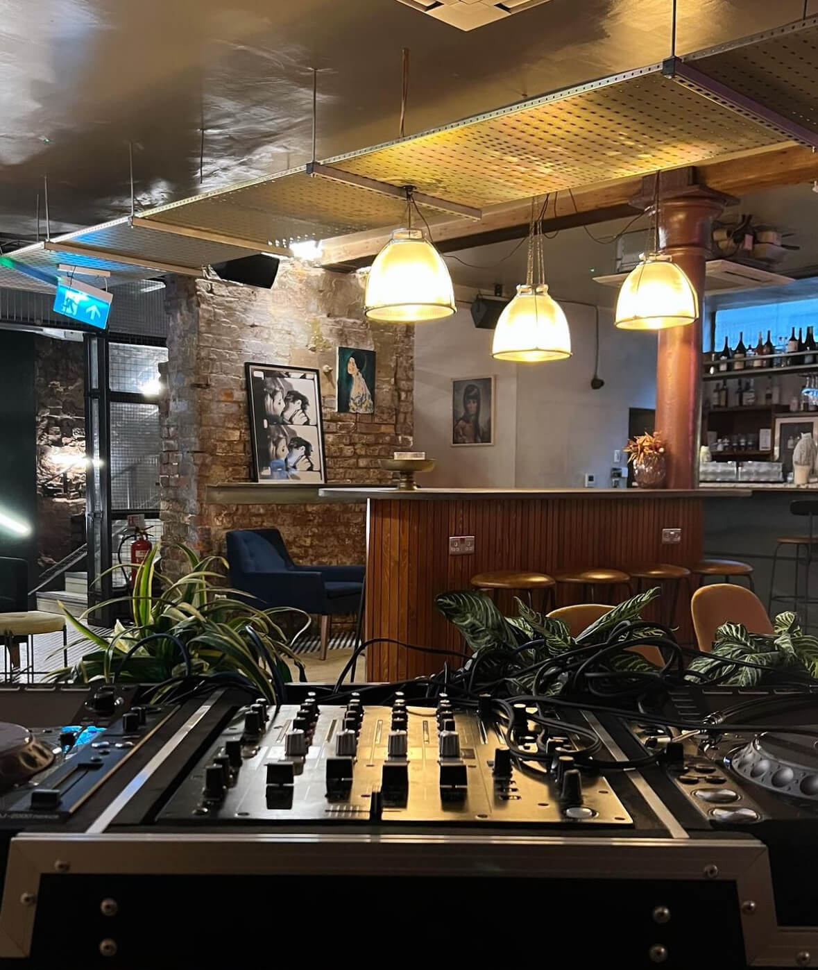 Restaurant Table Cleaning Manchester