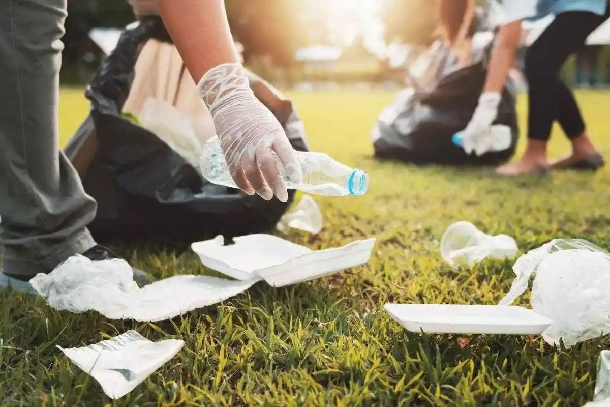 Christmas Markets and Winter Event Cleaning Standards in the UK