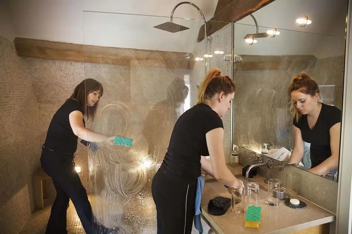 How Exceptional Hotel Cleaning Elevates Manchester Properties to 5-Star Status in 2025